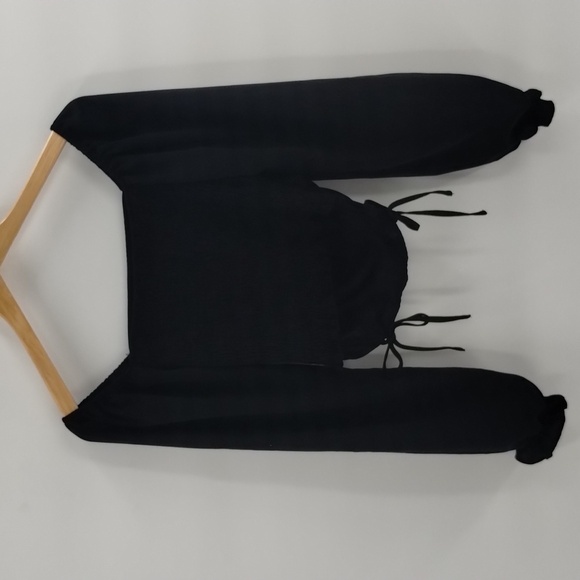 Black cropped blouse top long puff sleeve size medium smocked back unbranded - Picture 5 of 7